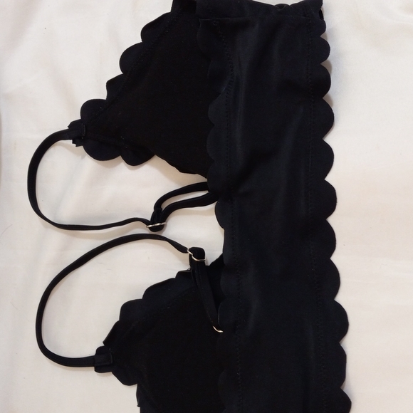 Women's Black Scalloped Bikini Top M - Picture 2 of 4